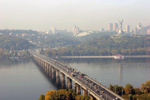 Во время интервью с водолазами со дна Днепра всплыл труп