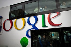 Google начал возить своих сотрудников на работу на катере