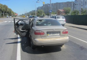 В Виннице неизвестные расстреляли автомобиль: двое погибших (+Видео)