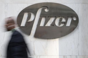 У медработницы на Аляске появилась сильная аллергия на вакцину Pfizer