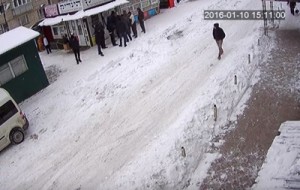 Появилось видео нападения хасида на “свободовца”