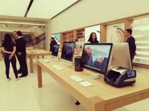 В Китае открыли самый большой в мире Apple Store