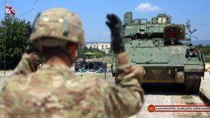 В Грузию на учения прибыла военная техника США