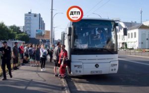 В Киеве водитель автобуса с детьми умер за рулем