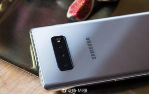 Samsung Galaxy S10 показали на “живом” фото