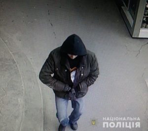 В Харькове мужчина совершил разбойное нападение на ломбард и похитил 30 тыс. гривен