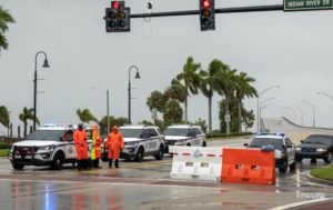 Число жертв урагана на Багамах возросло до семи