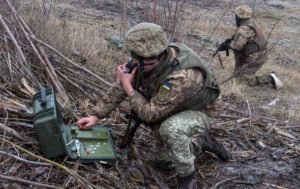 Сепаратисты за сутки пять раз обстреляли военных