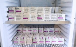 Украина получит из Польши 1,2 млн доз вакцины AstraZeneca