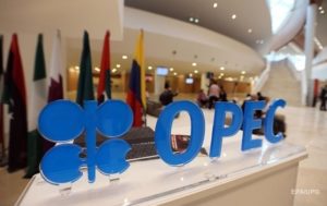 ОПЕК ухудшила оценку роста спроса на нефть