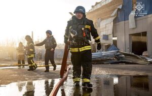 З-під завалів у Києві дістали ще два тіла: загалом вже восьмеро загиблих