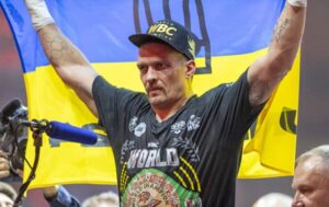 Ексчемпіон включив Усика до списку найкращих суперважковаговиків